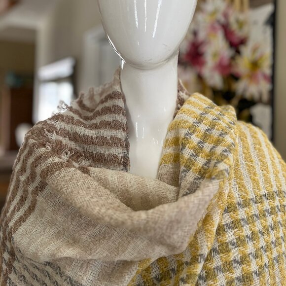 Italian knit-weave wool blend scarf/wrap by Stefanel, from Florence - Picture 1 of 8